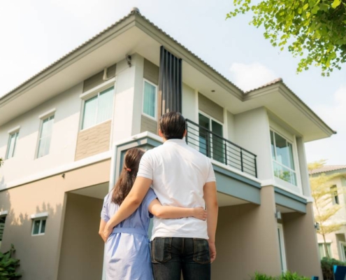 (F) buyer viewing a landed property in Singapore